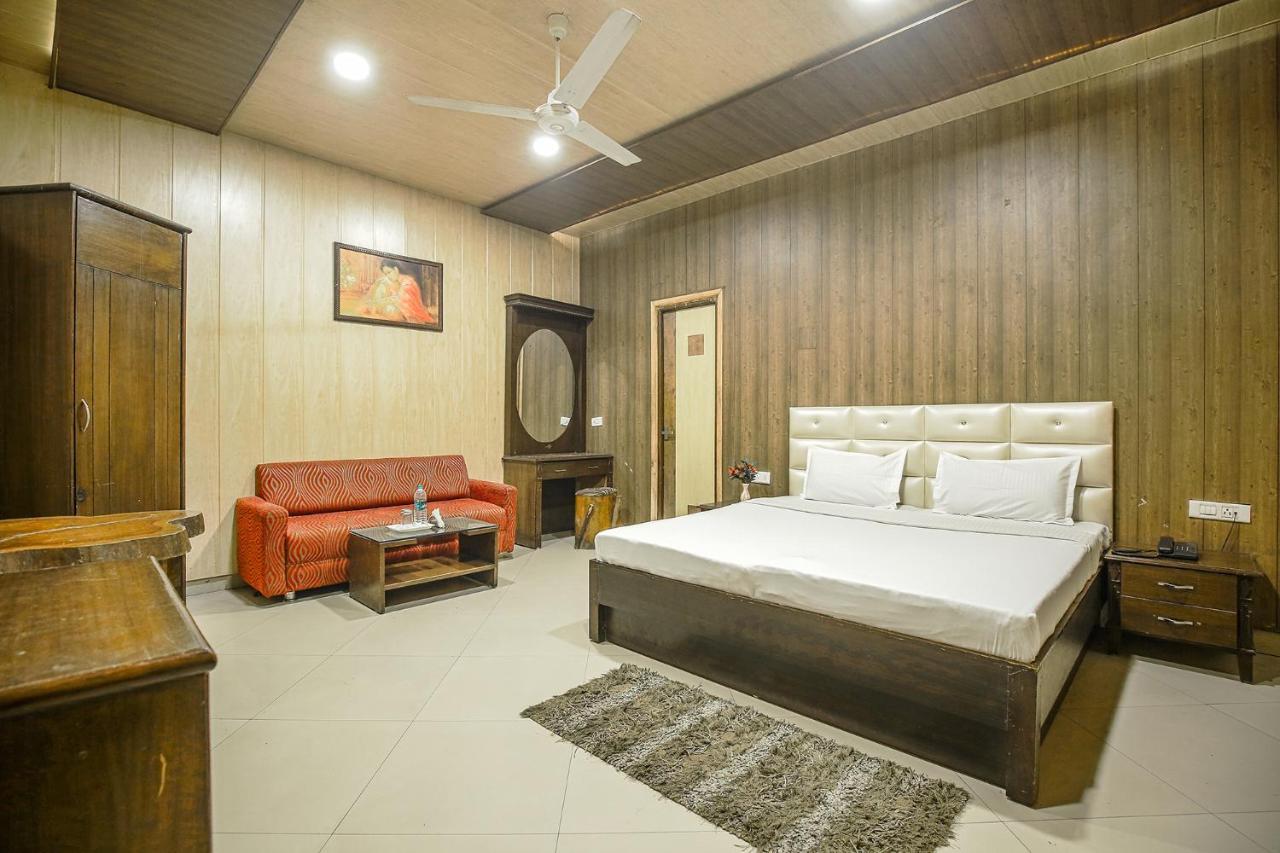 Hotel Hk Continental Amritsar Eksteriør billede