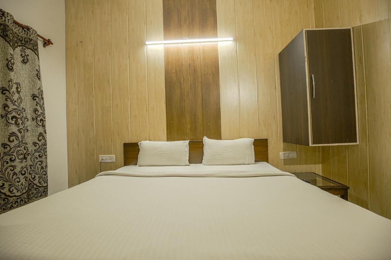 Hotel Hk Continental Amritsar Eksteriør billede