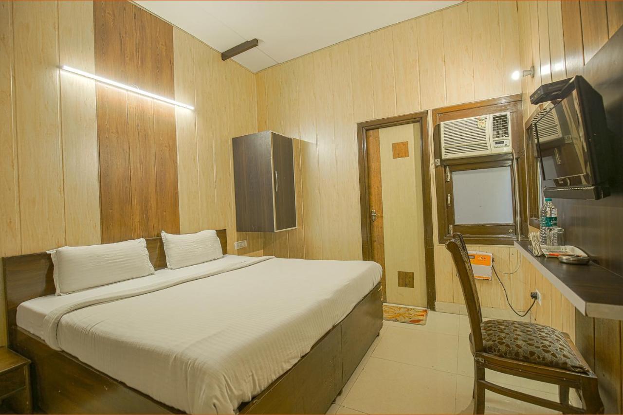 Hotel Hk Continental Amritsar Eksteriør billede