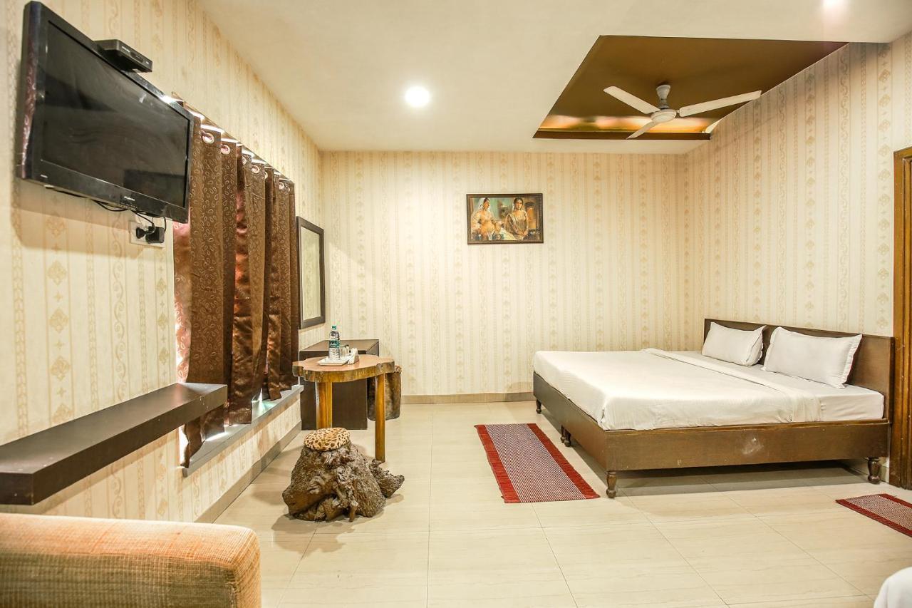 Hotel Hk Continental Amritsar Eksteriør billede