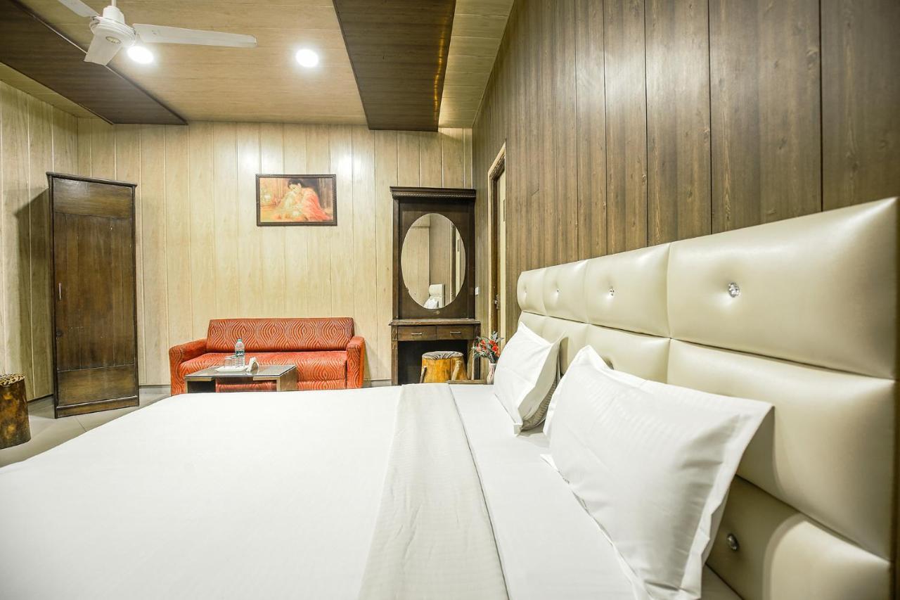 Hotel Hk Continental Amritsar Eksteriør billede