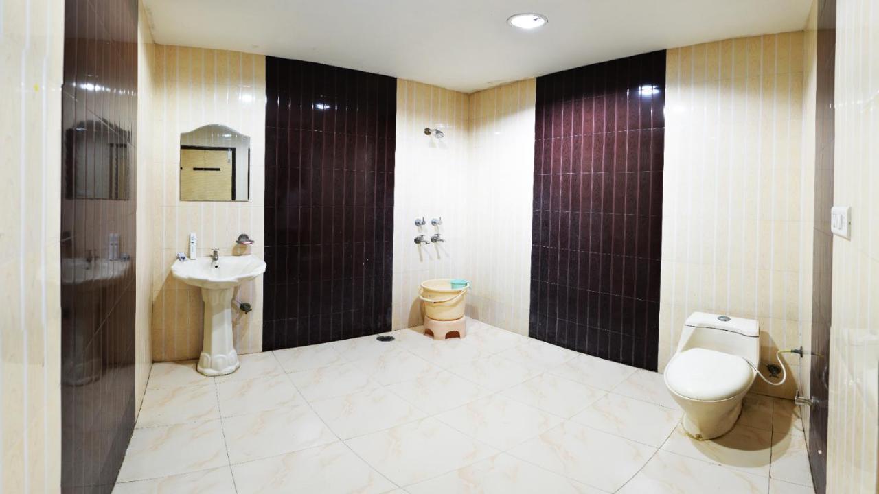 Hotel Hk Continental Amritsar Eksteriør billede