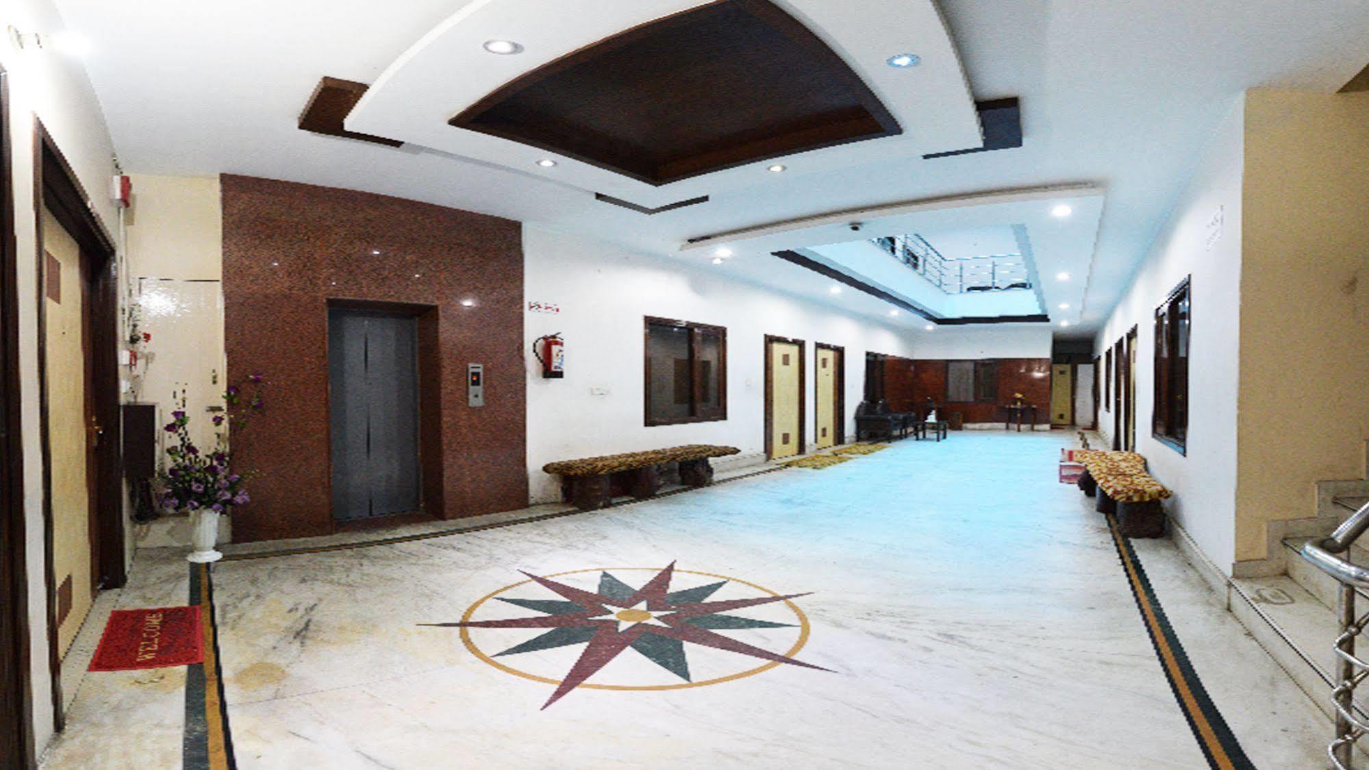 Hotel Hk Continental Amritsar Eksteriør billede