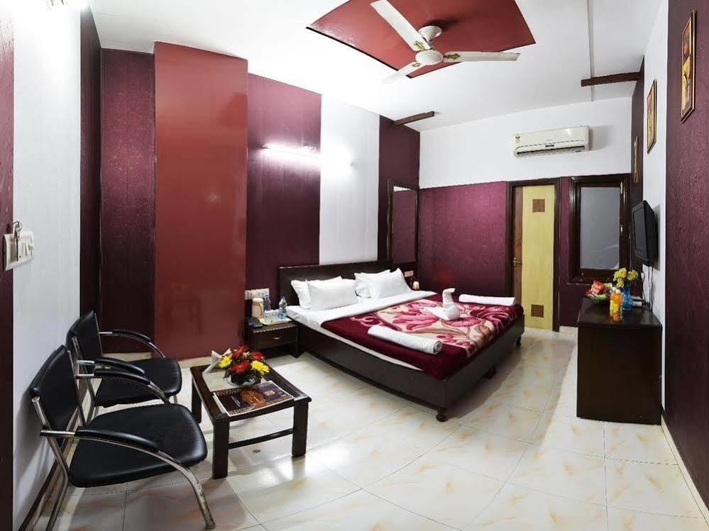 Hotel Hk Continental Amritsar Eksteriør billede