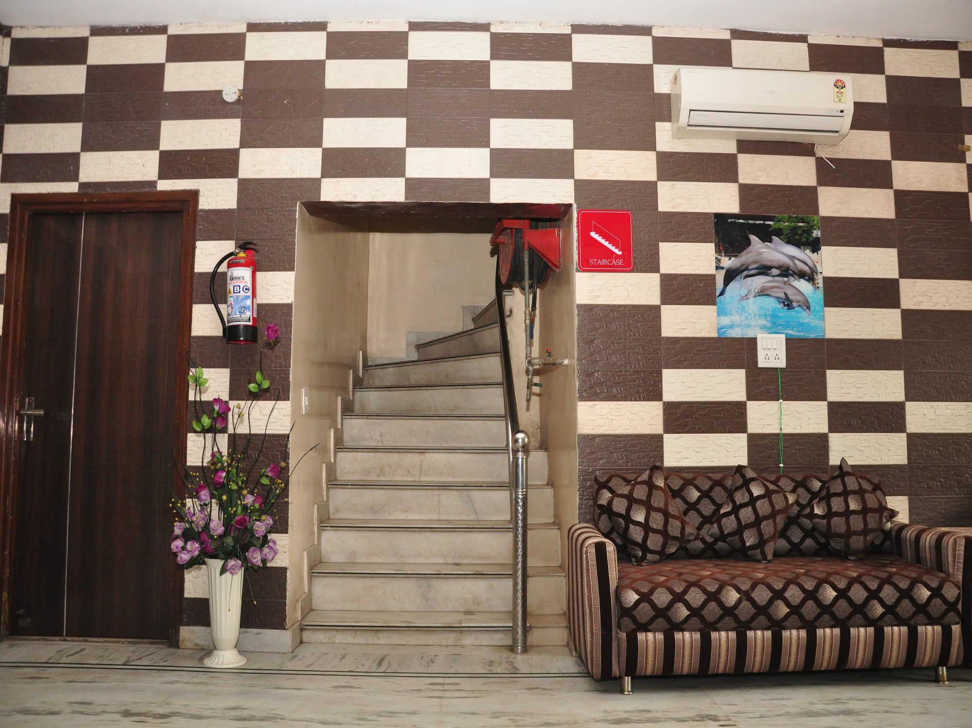 Hotel Hk Continental Amritsar Eksteriør billede